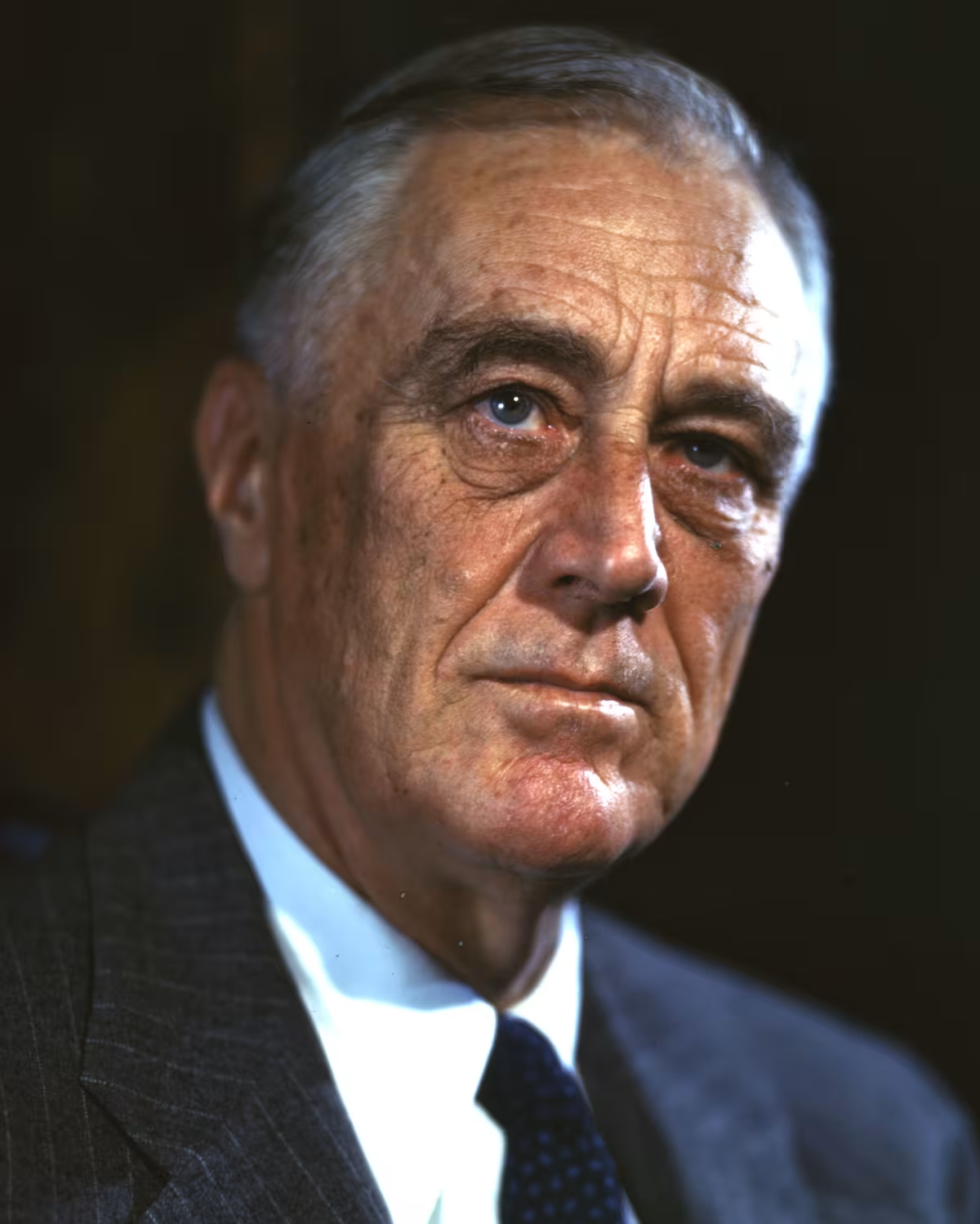 <p><span>Was president van de Verenigde Staten (1933-1945) tijdens de Tweede Wereldoorlog. Verklaarde na Pearl Harbor Japan in 1941 de oorlog, waardoor Amerika mee ging doen aan de Tweede Wereldoorlog. Overleed op 12 april 1945.</span></p>