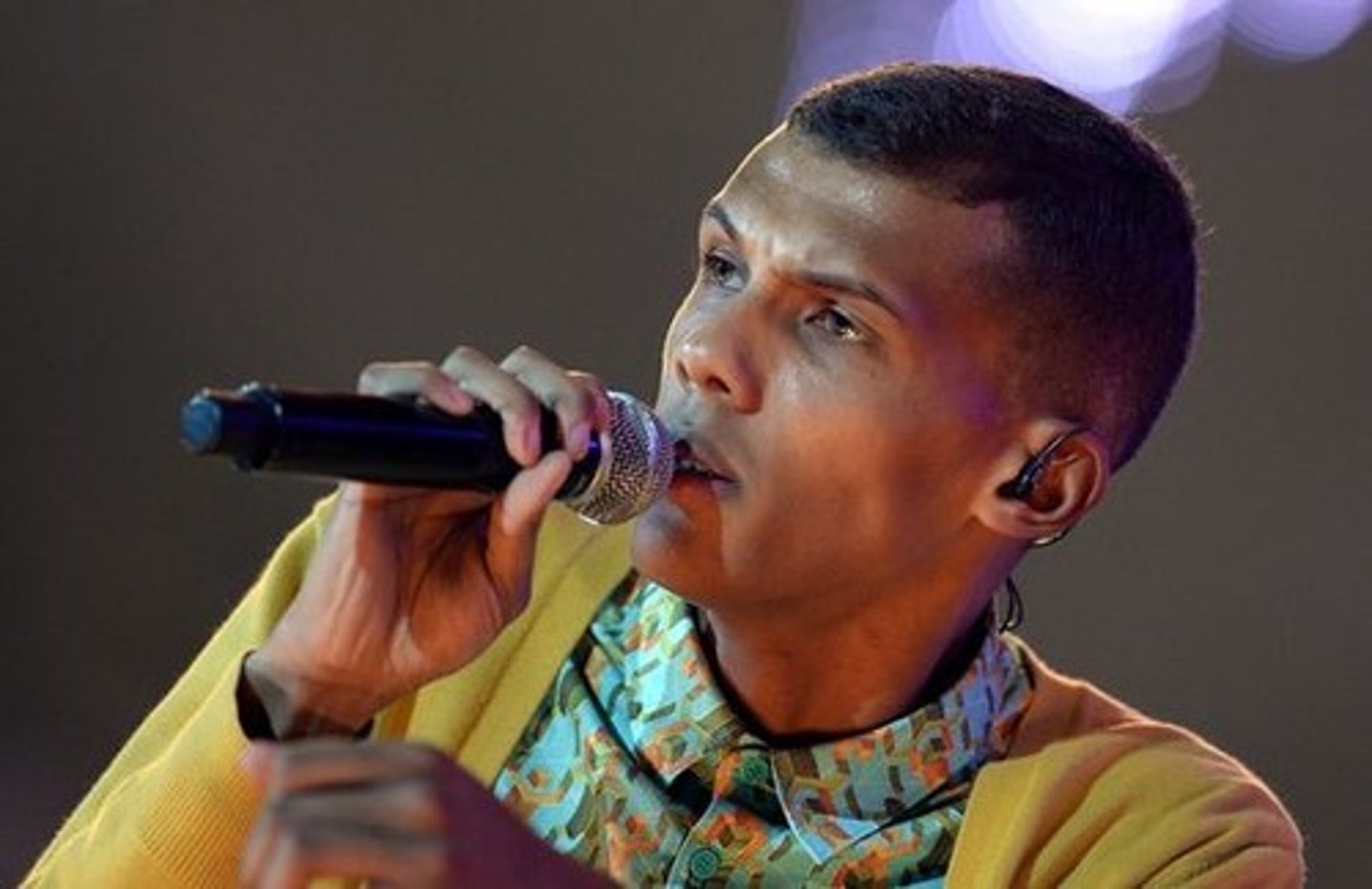 <p>singer</p>