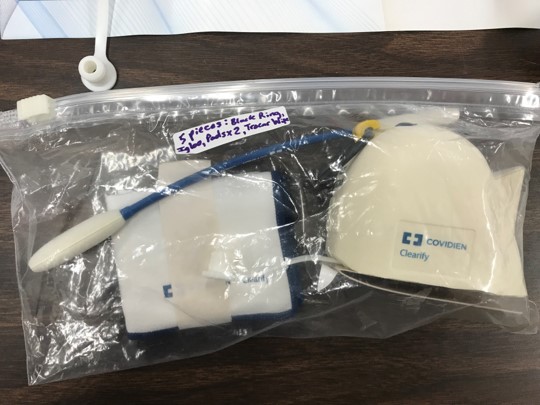 <p><span>D-Help Unit (Igloo), Micro Pad (x-ray detectable) x 2, Trocar Wipe/Q-tip (x-ray detectable). <em>Defogs</em> (Activate 5 min. before to warm solution in unit), <em>White balances</em>, and <em>cleans</em> Laparoscope</span></p>