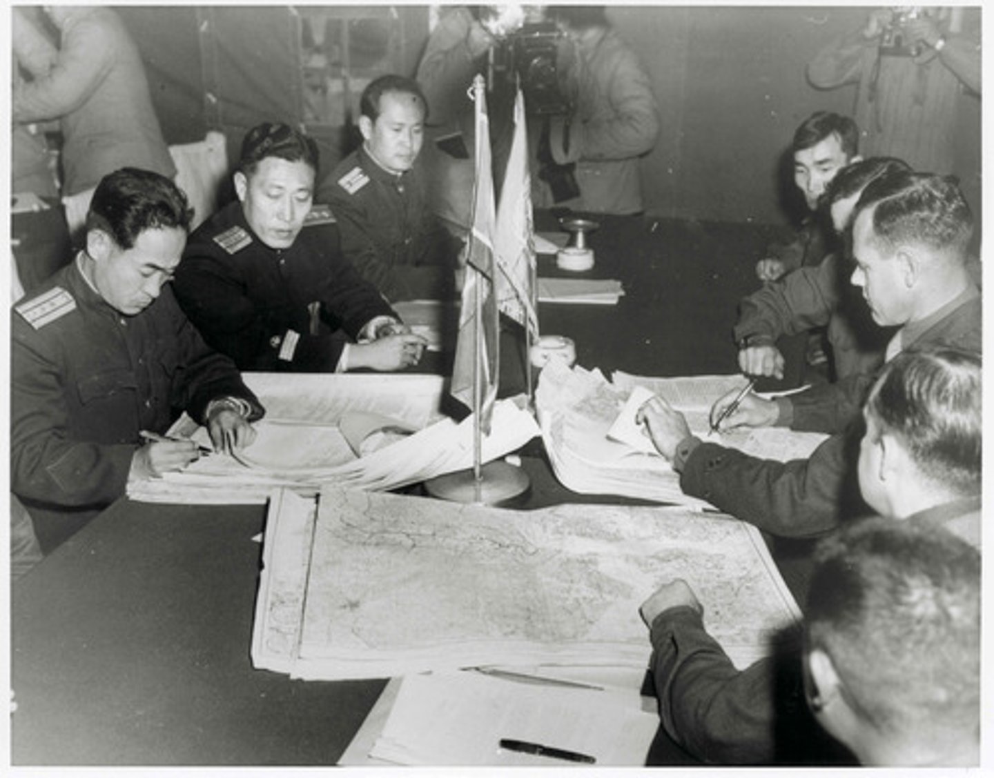 <p>a temporary stopping of warfare</p>