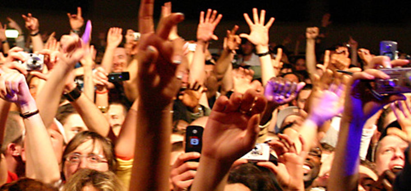 <p>(n.) the sound made by clapping and cheering a performance or speech</p>