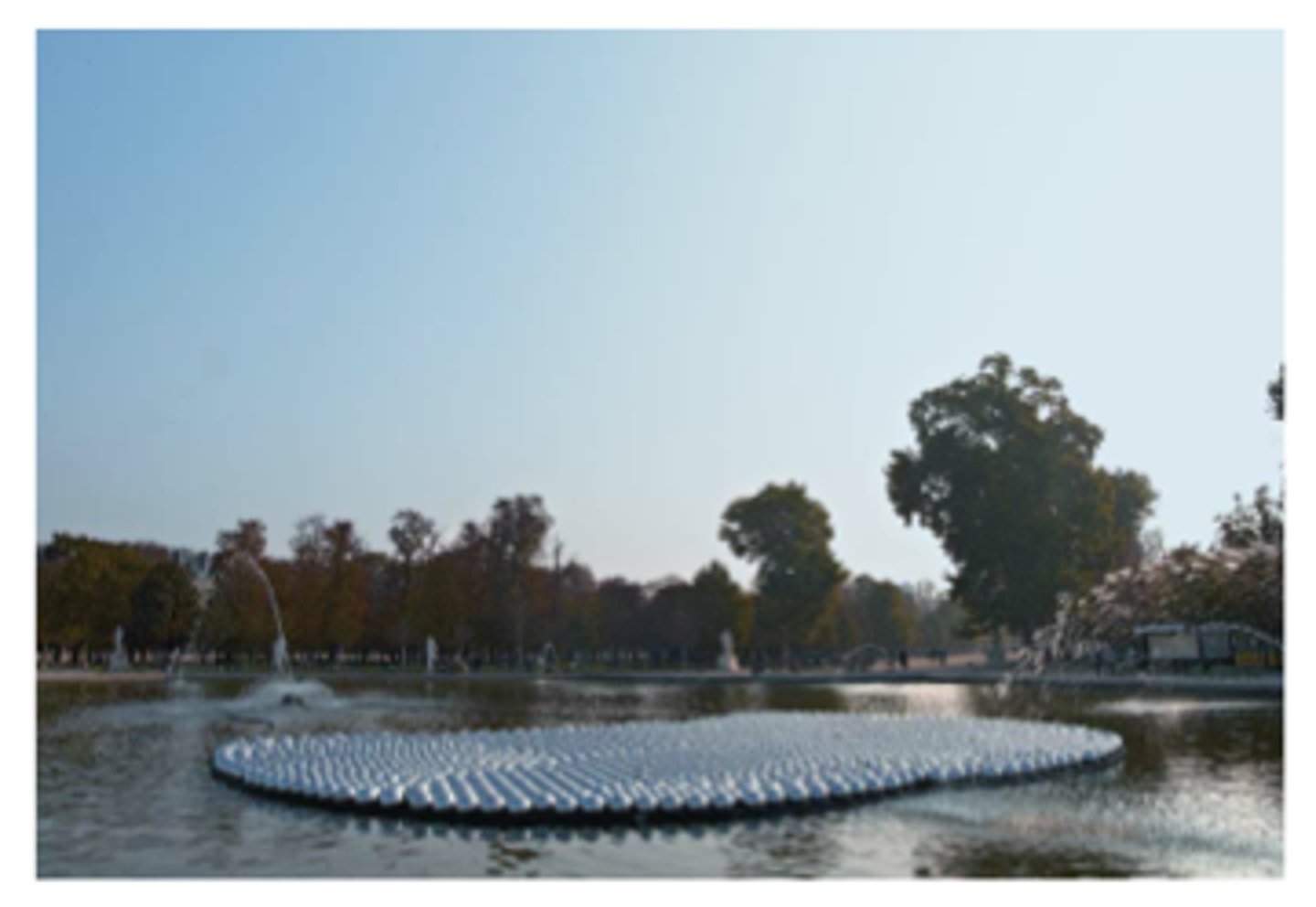 <p>1966</p><p>Yayoi Kasama</p><p>Mirror balls</p>