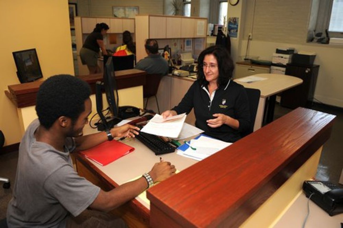 <p>sign up/enroll</p>