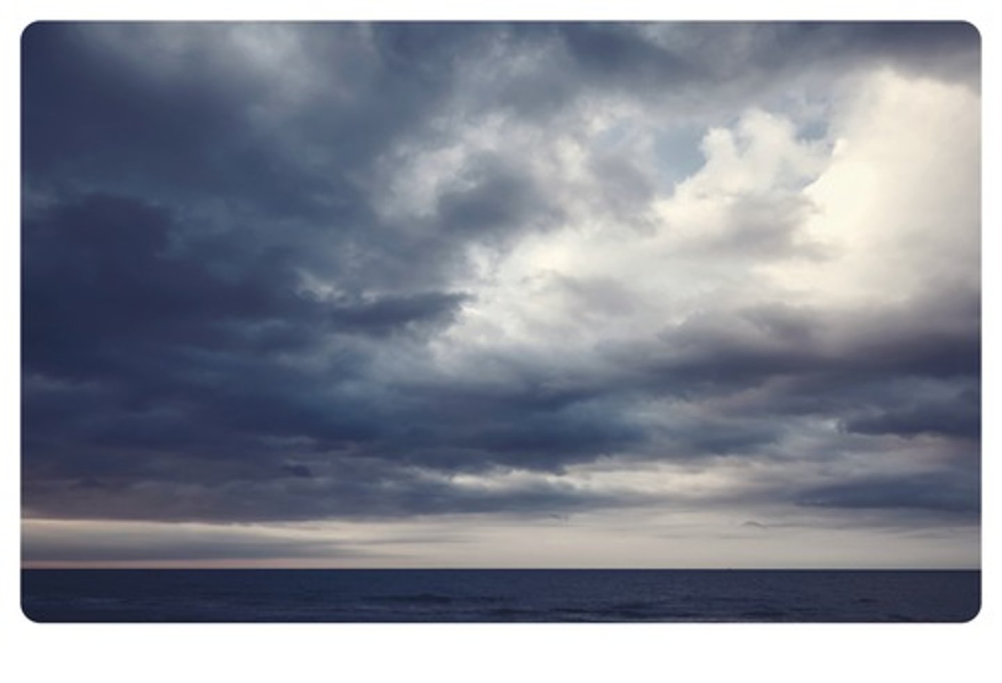 <p>/ˈklaʊ.di/ - nhiều mây → cloudy sky → The sky is cloudy. (Trời nhiều mây.)</p>