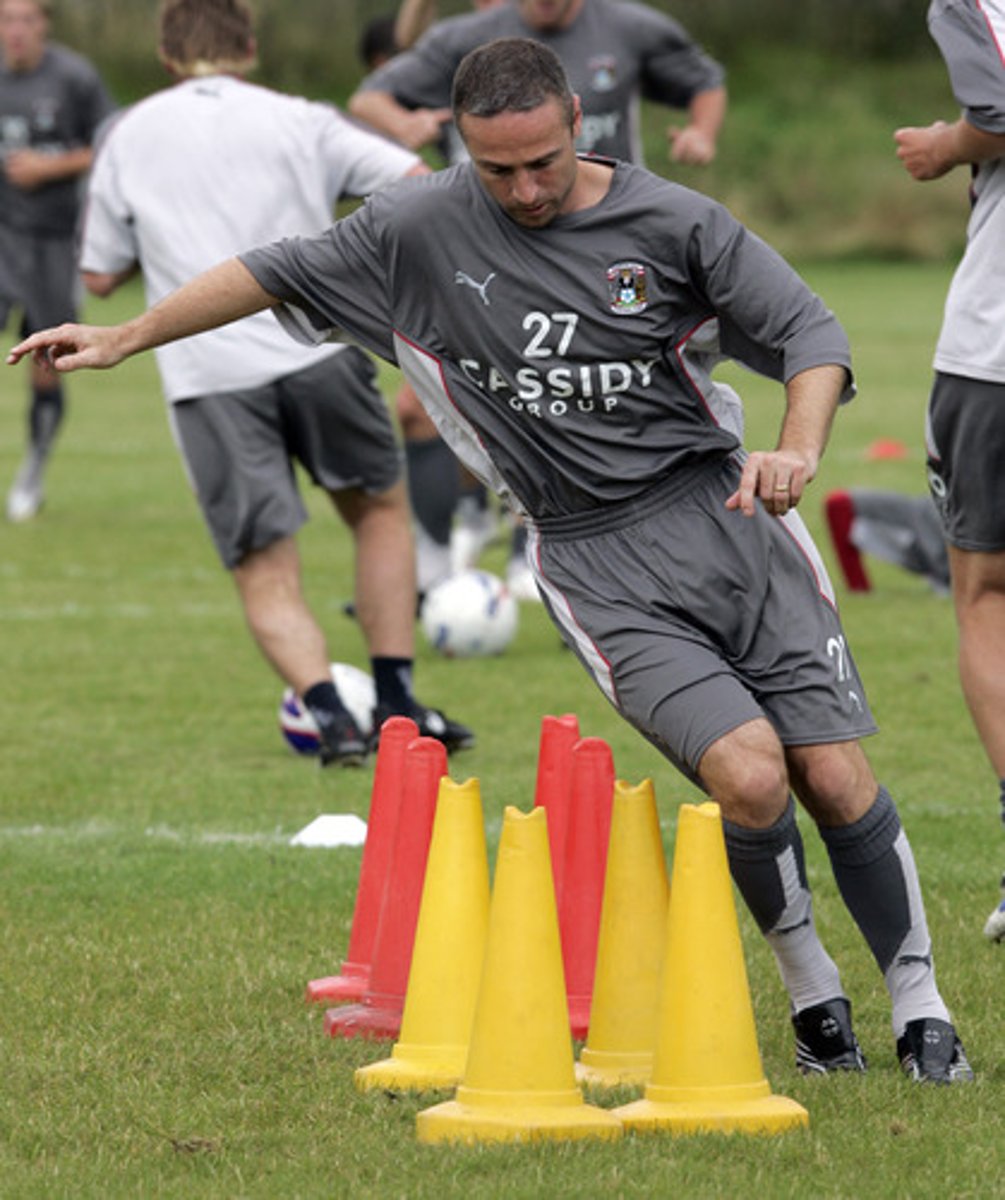 <p>to train</p>