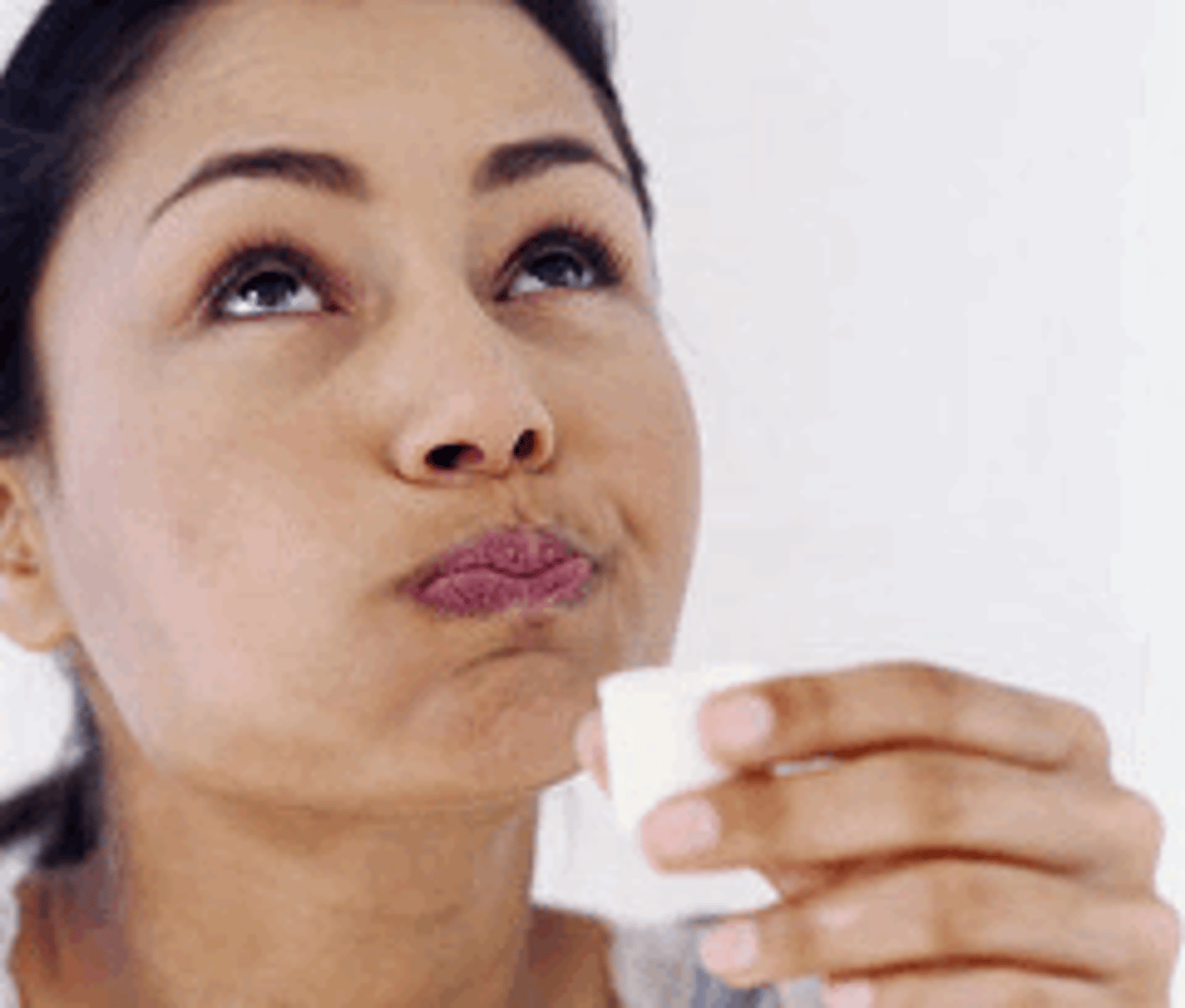 <p>move with hissing or whistling sound</p>