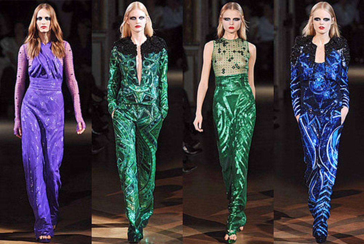 <p>gösterişli, canlı</p><p>派手な服を着ます。</p><p>Hade na fuku o kimasu.</p><p>Gösterişli kıyafet giyiyorum.</p><p>派手なデザインです。</p><p>Hade na dezain desu.</p><p>Gösterişli bir tasarım.</p>