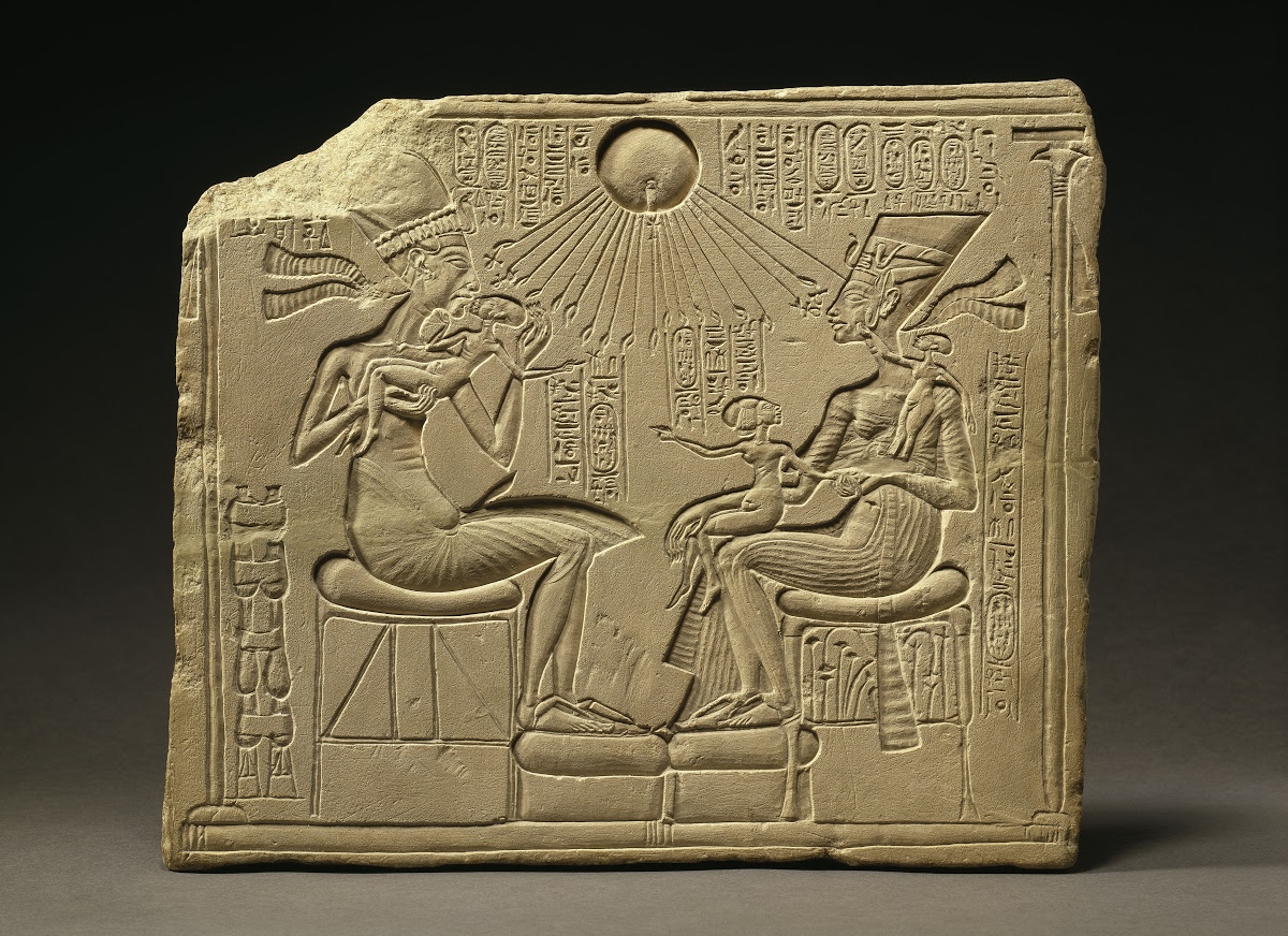 <p>Akhenaten, Nefertiti, three daughters</p>