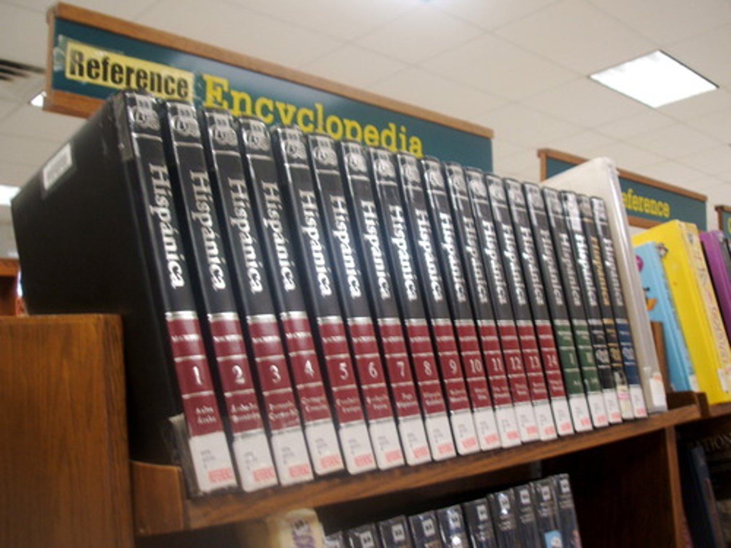 <p>Phòng tư liệu</p>