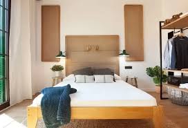 <p>A place where people stay, often in hotels or rental homes, when traveling or on holiday.</p><p>‘‘I booked our <strong>accommodation</strong> for our summer holidays! A beautiful small hotel in the city centre.’’</p>