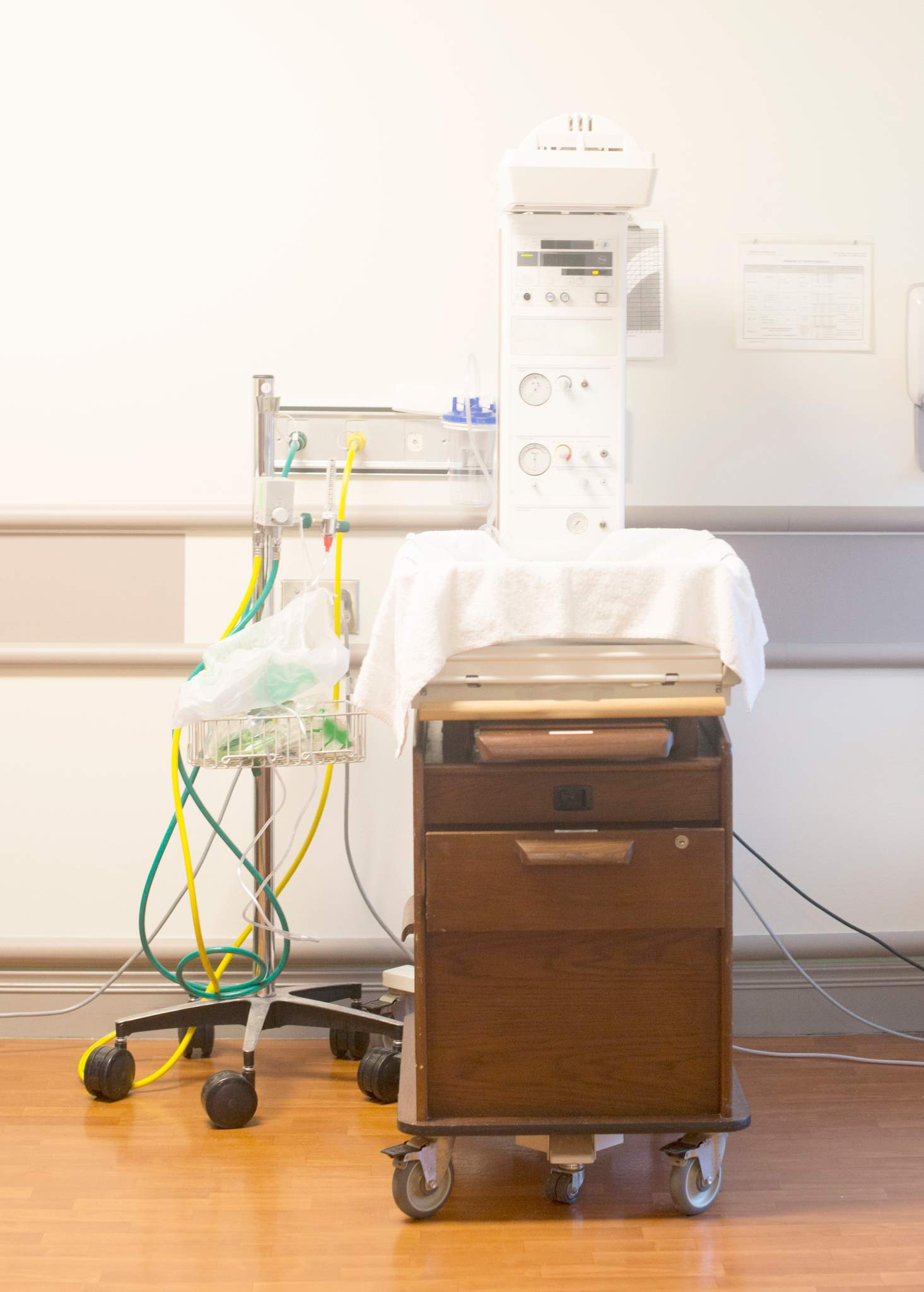 <p>What are <strong>radiant warmers?  What do they do?</strong></p>