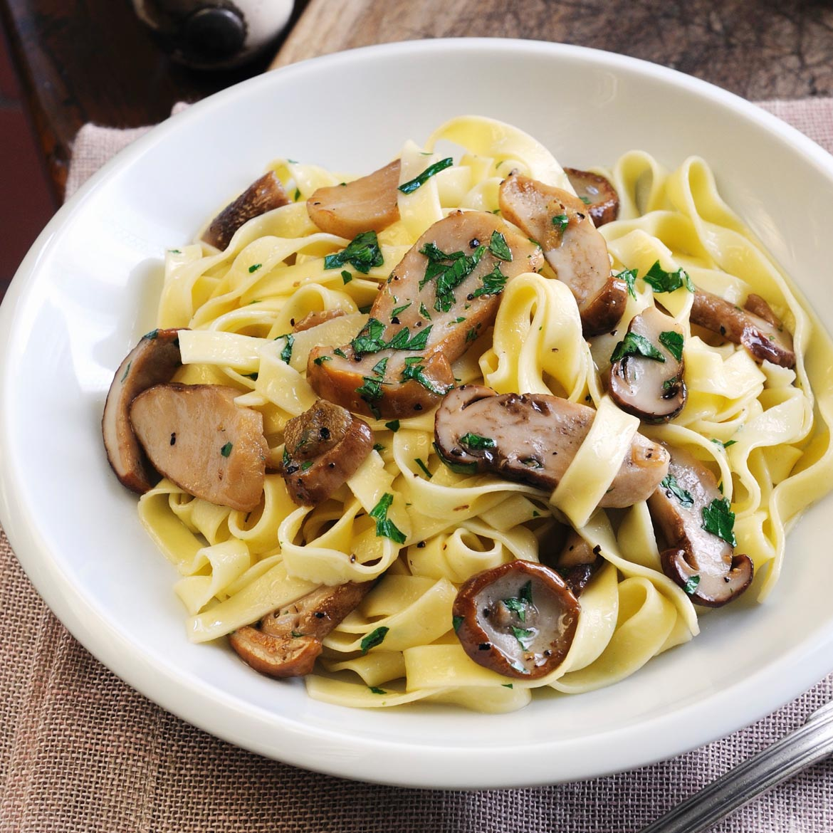 <p>Tu compri ___ tagliatelle</p>