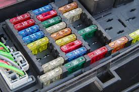 What is the purpose of fuses in the power supply circuit?