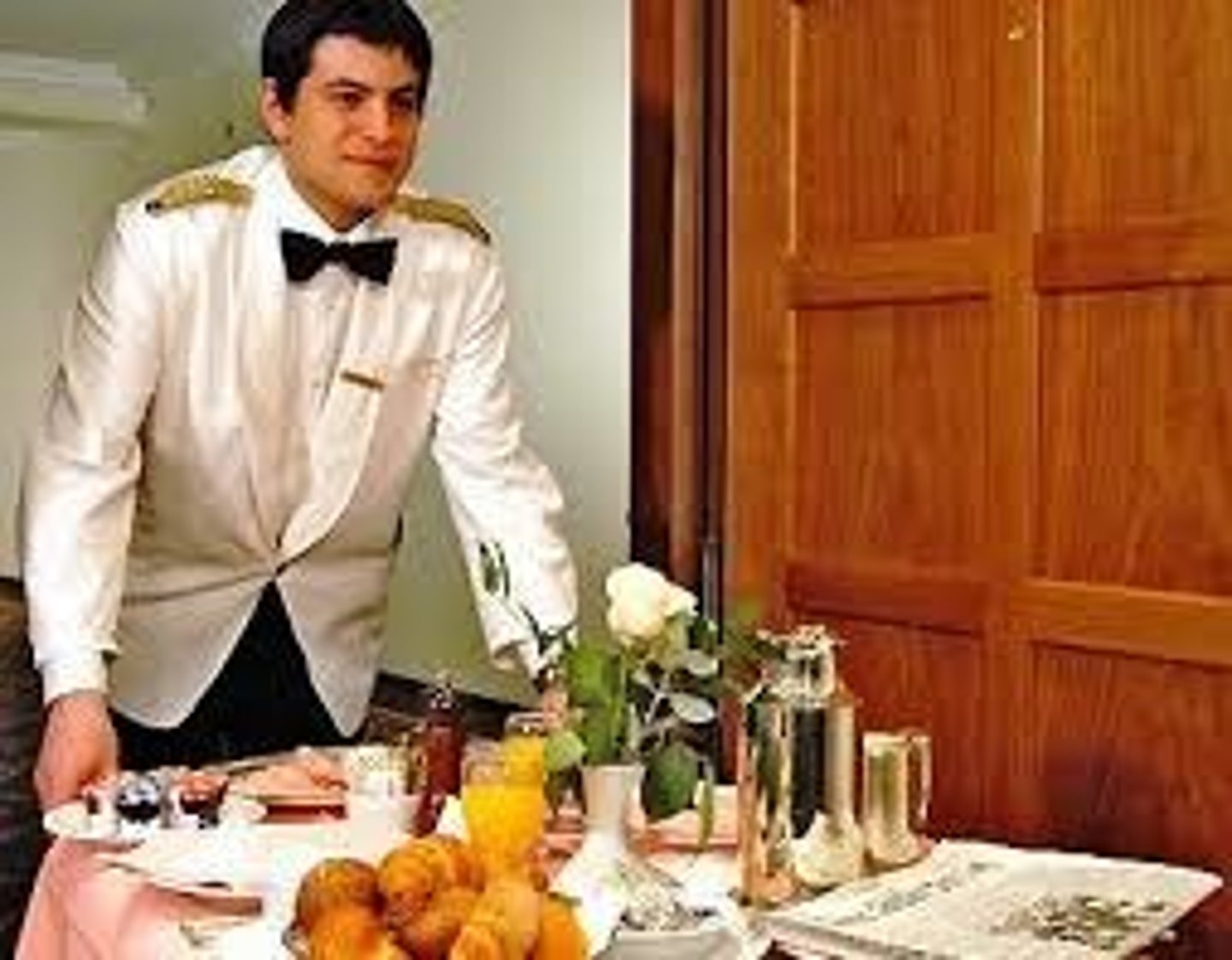 <p>room service</p>