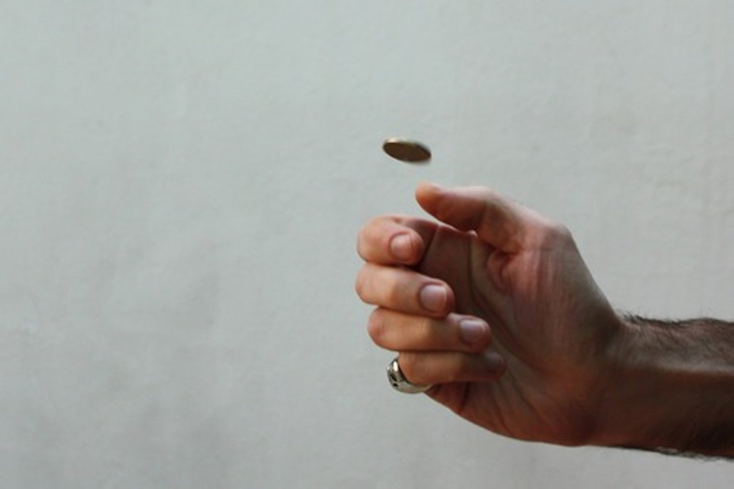 <p>n. 不确定，不可靠</p>