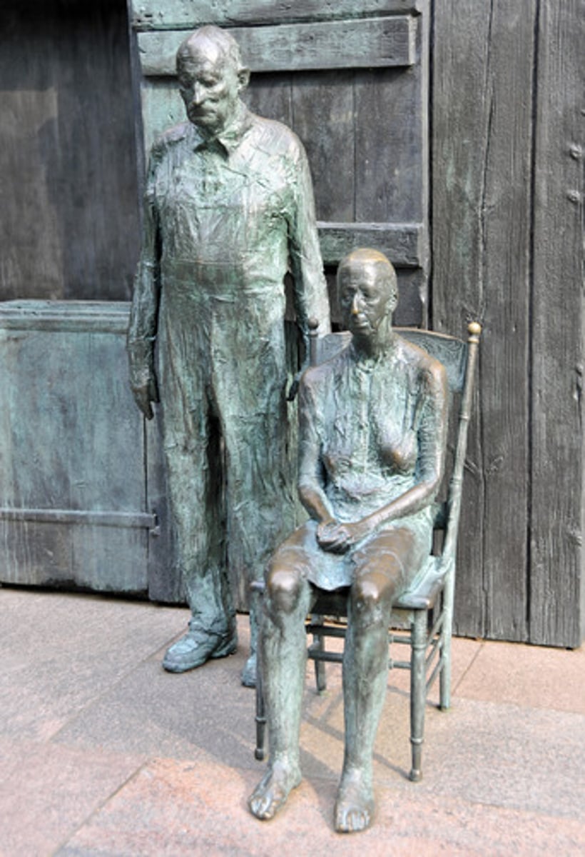 <p>A plan by President Franklin Roosevelt intended to bring economic relief, recovery, and reforms to the country after the Great Depression.</p>