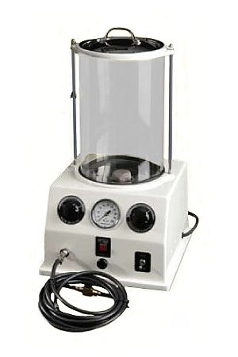 <p>the receptacle that holds the embalming fluid.</p>