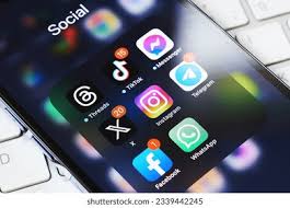 <p>Las redes sociales</p>