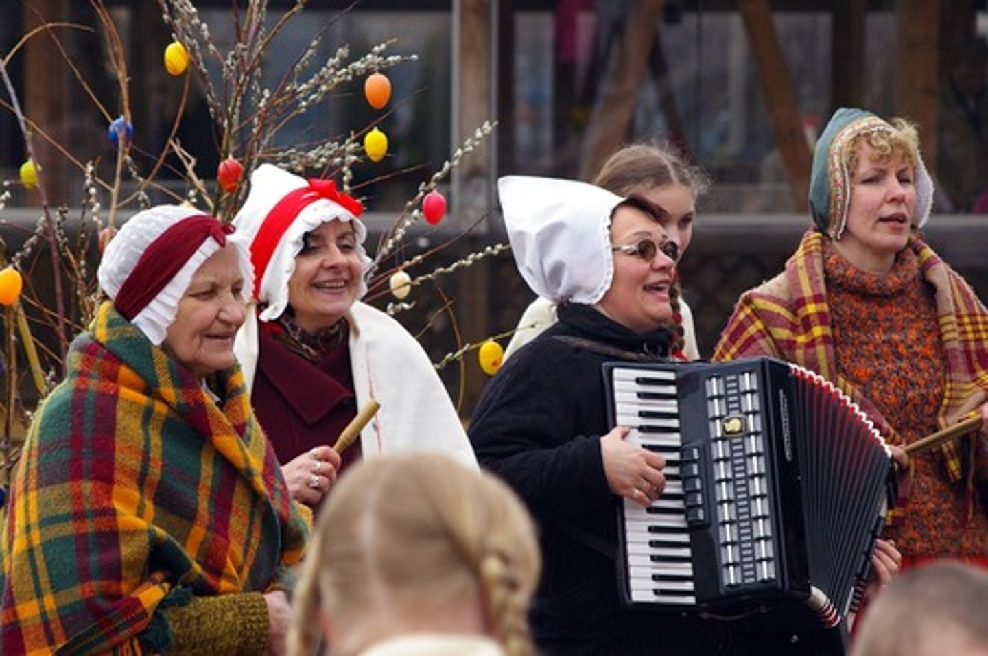 <p>(np): dân ca</p>