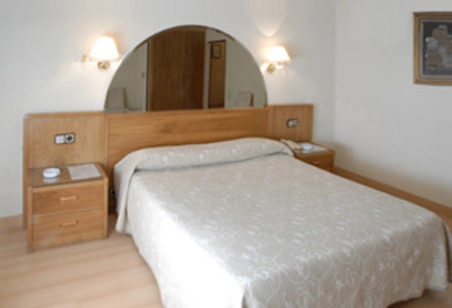 <p>single room (one bed)</p>