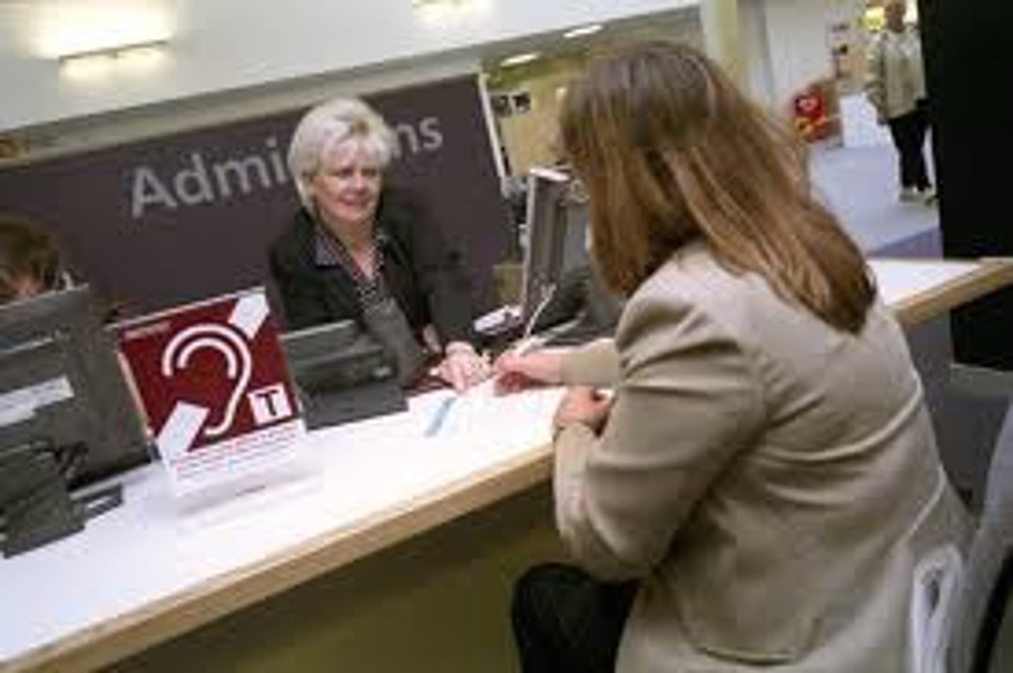 <p>tuyển sinh, sự nhận vào</p>