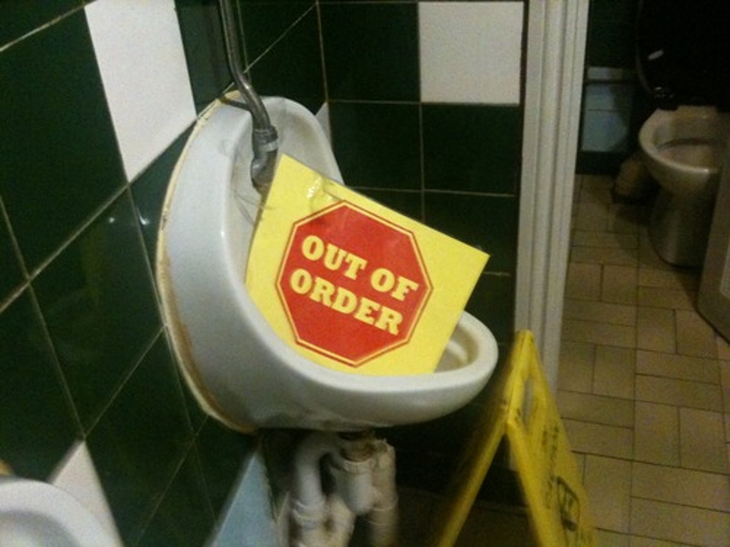 <p>не работает</p>