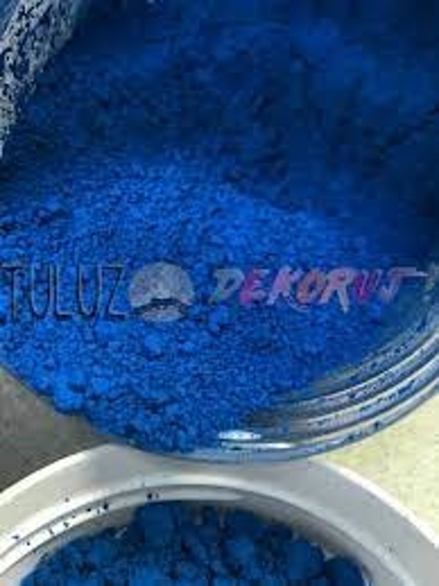 <p>Błękit</p><p>Od 1907</p><p>Ceniony ze względu na żywotność tonu, trwałość i szybkie schnięcie</p>