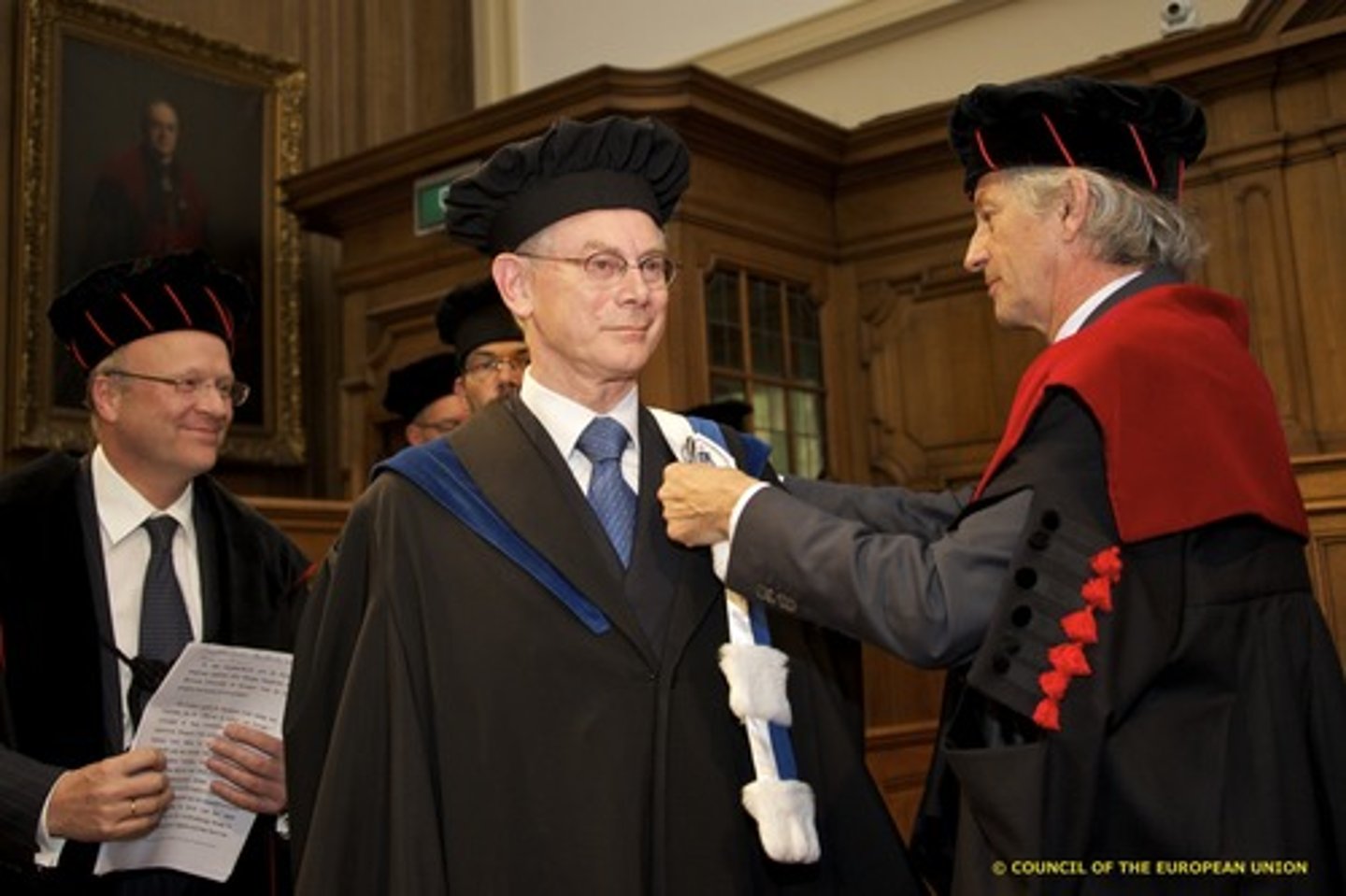<p>35 Doctorate</p>