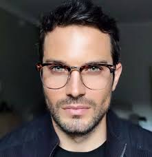 <p>glasses</p>