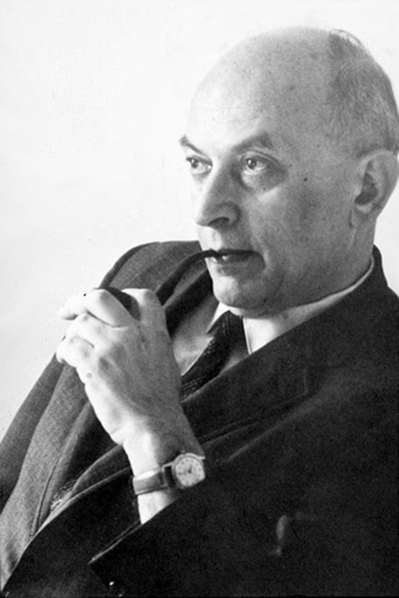 <p>1907-1996; Field: social psychology; Contributions: studied conformity, found that individuals would conform even if they knew it was wrong; Studies: conformity, opinions and social pressures</p>