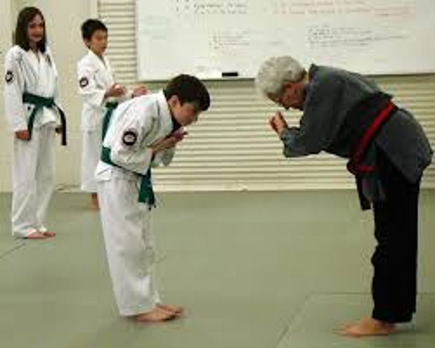 <p>(adv) deeply respectful</p>