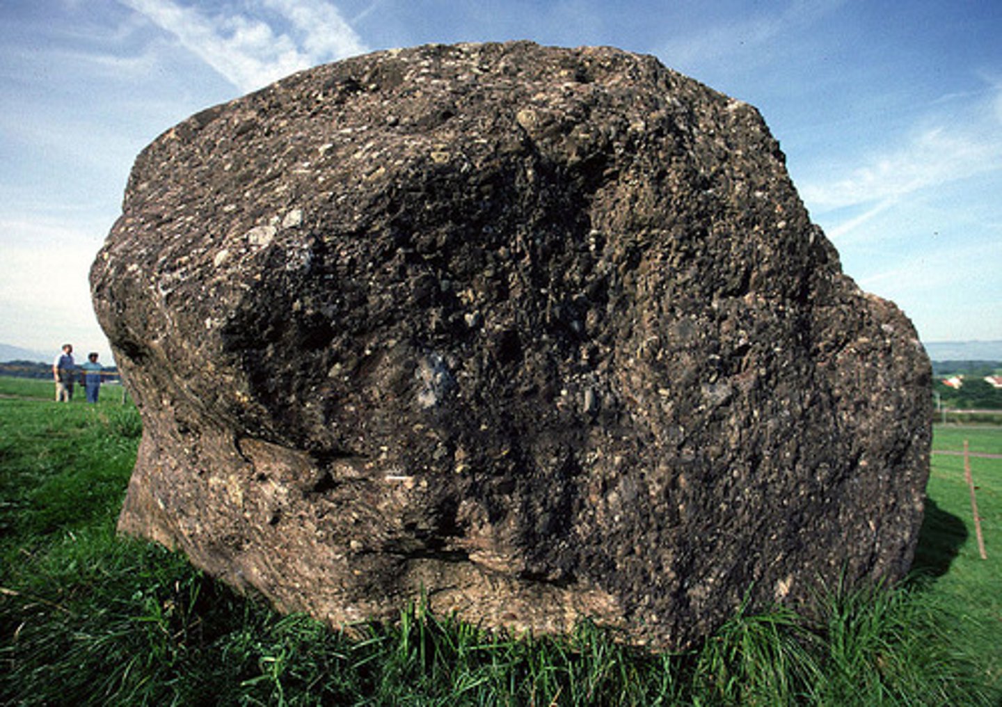 <p>kámen</p>