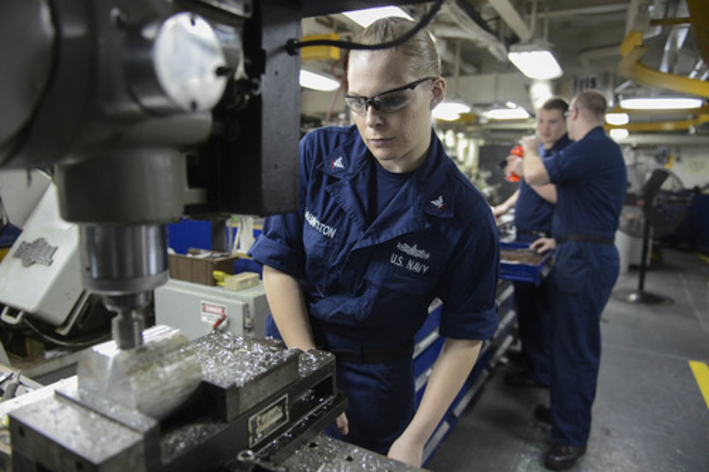 <p>(v) vận hành</p>