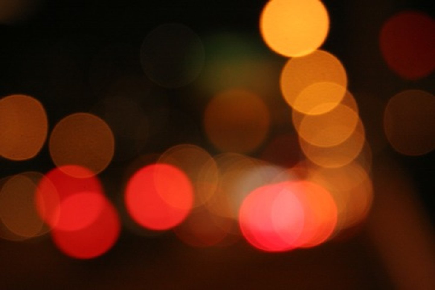 <p>Không rõ, khó nhìn</p>