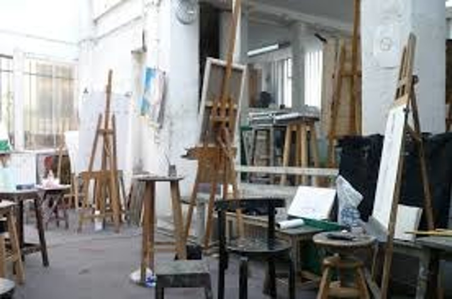 <p>studio</p>
