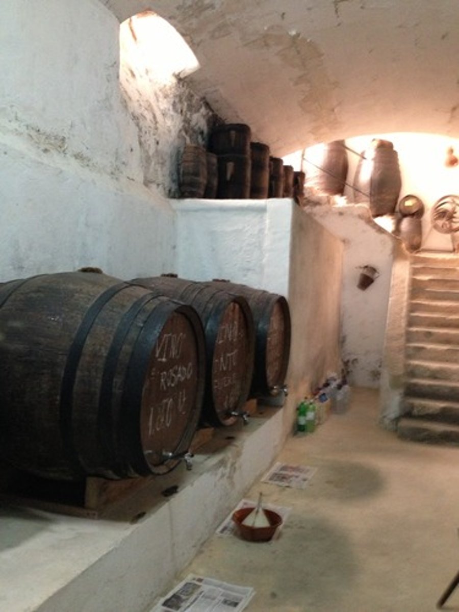 <p>a cellar/basement (similar to "un sous-sol")</p>