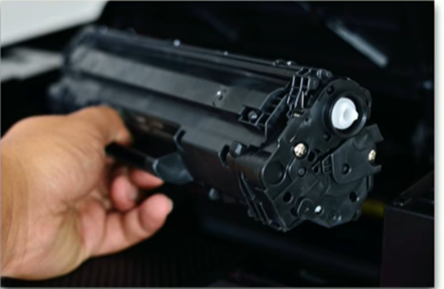 <p>Component that supplies toner</p>