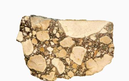<p>-clastic </p><p>-subrounded </p><p>-gravel, grain &gt;2mm </p><p>-poorly sorted </p><p>-alluvial fan, fluvial beaches</p>