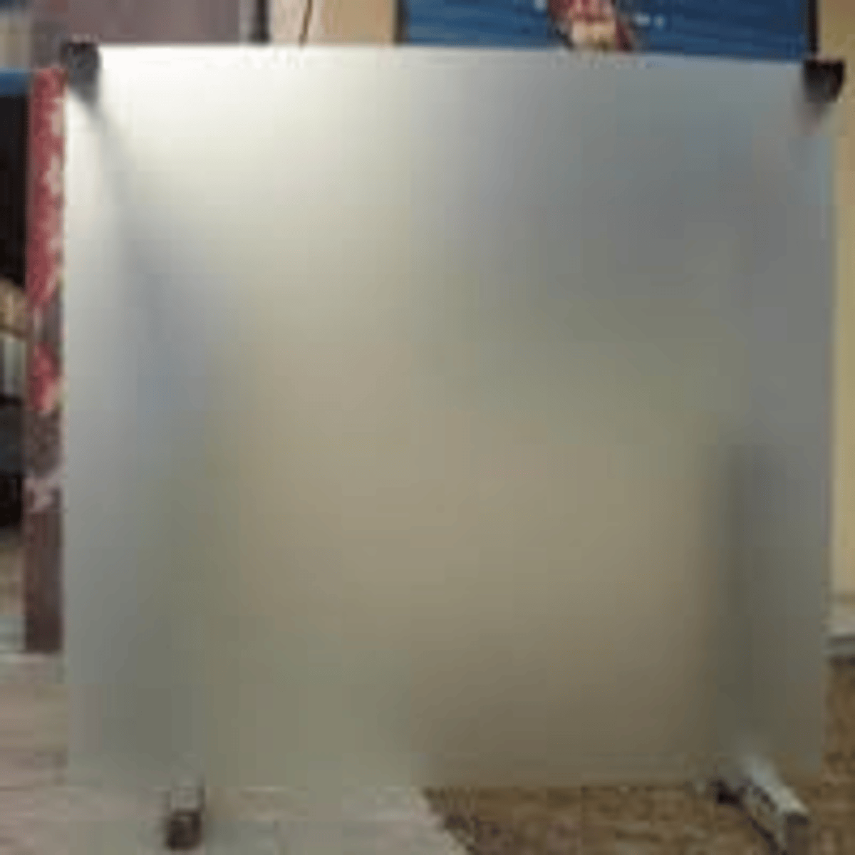 <p>mờ đục</p>