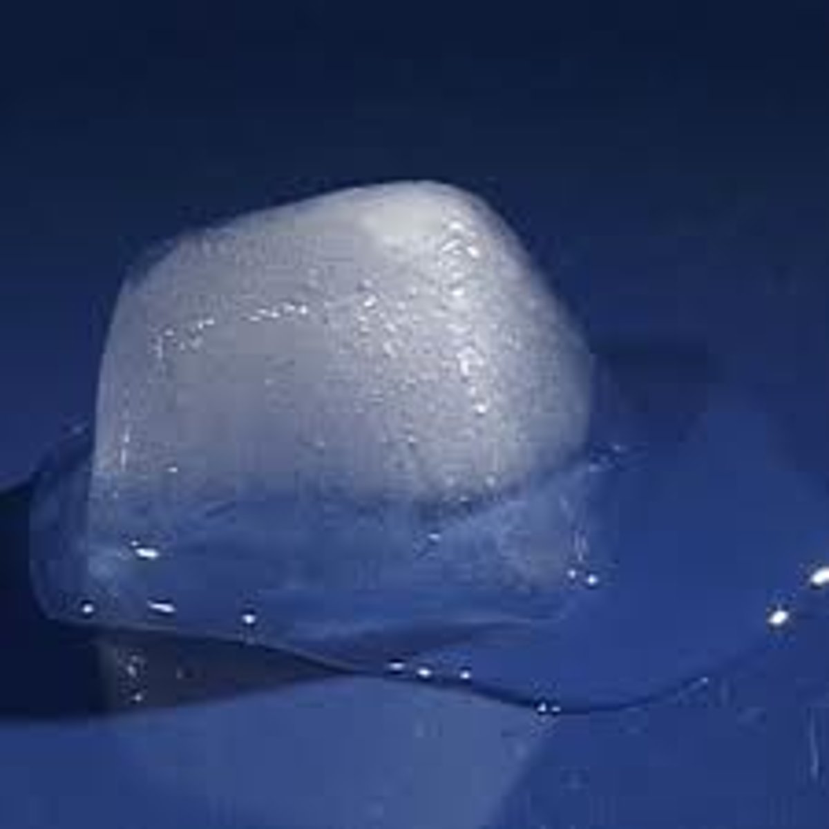 <p>A change in a substance that does not change its identity</p>