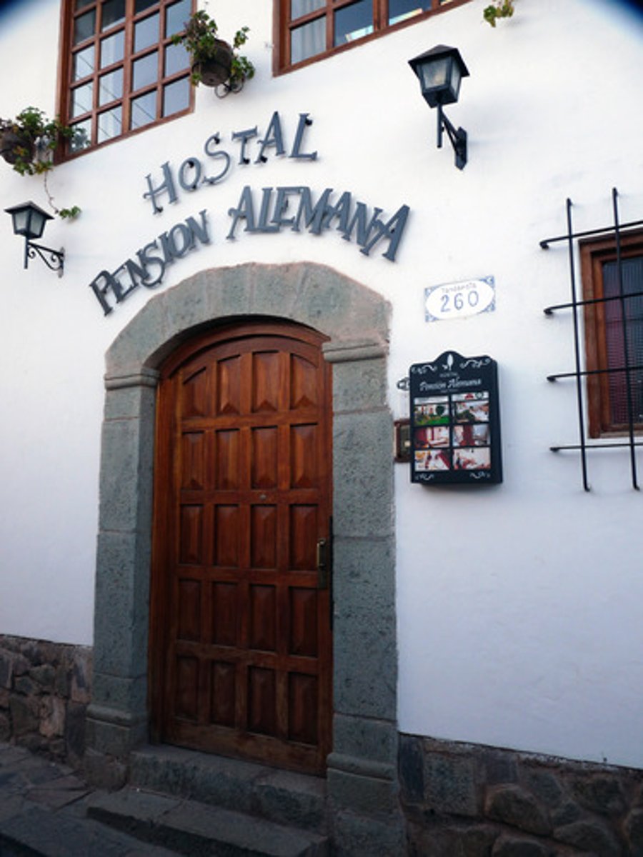 <p>el hostal</p>