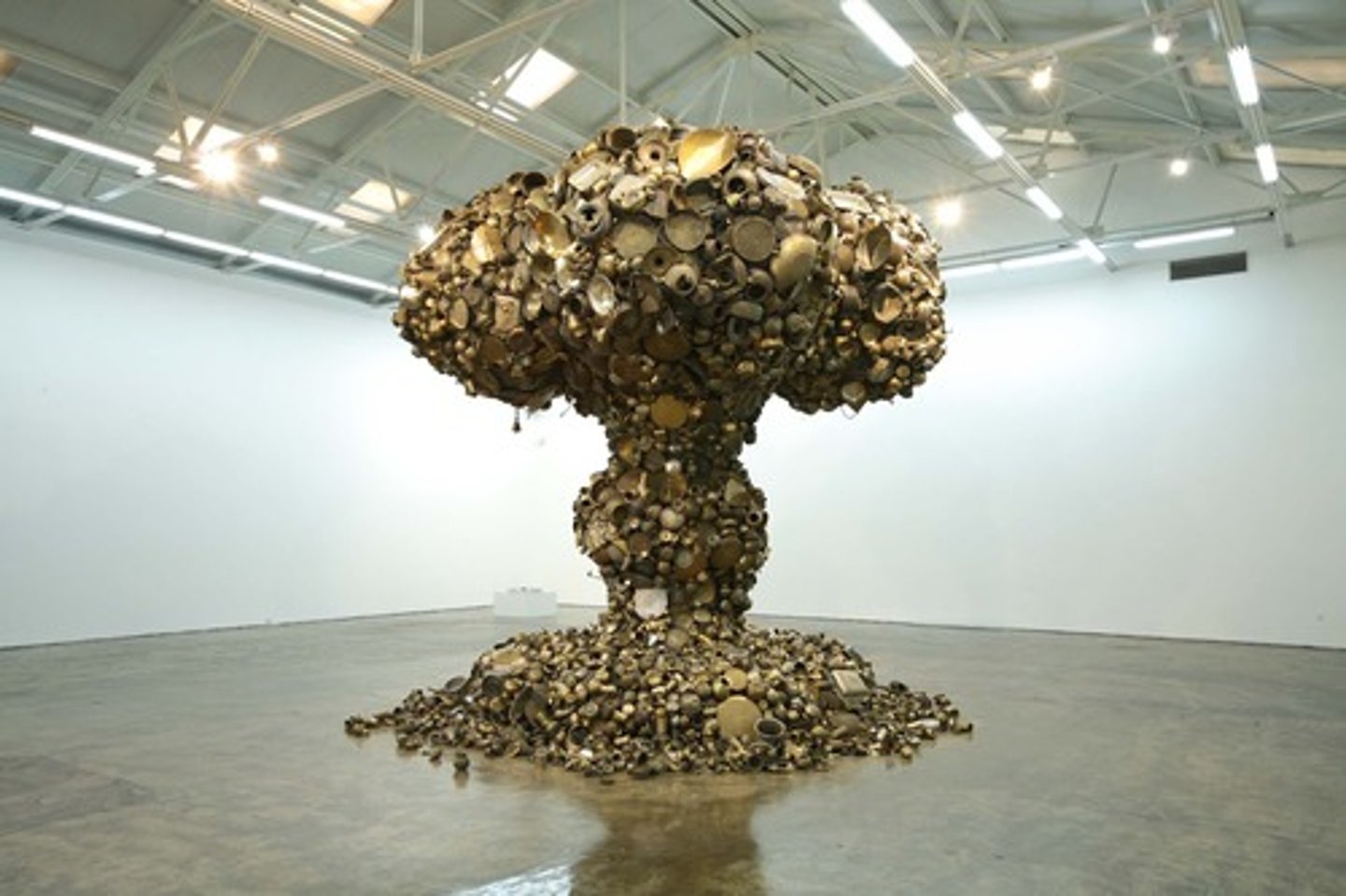 <p>Title: Line of Control</p><p>Time: 2008.</p><p>Known for:</p><ul><li><p>The "Damien Hirst of India"</p></li><li><p>Monumental forms using everyday utensils</p></li><li><p>Symbolizing the <strong>divisions</strong> and <strong>separations</strong> created by the conflict and the <strong>violence</strong> that arises from it.</p></li><li><p>Reflects <strong>ongoing conflict</strong> on the <strong>India-Pakistan border</strong> (nuclear explosion).</p></li></ul><p></p>