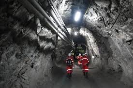 <p>Mine ( n, v)</p>