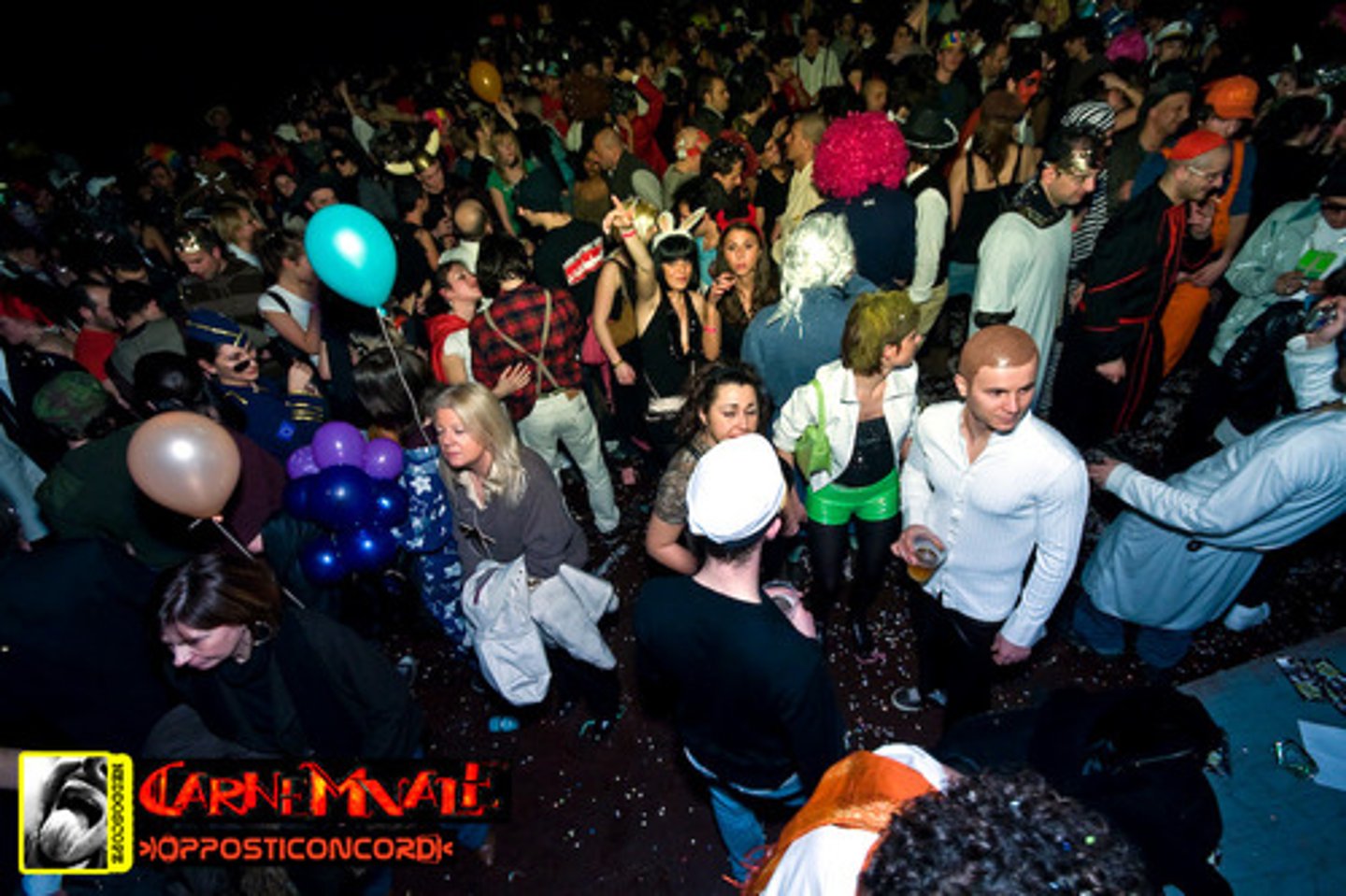 <p>/ˈpɑːr.t̬i/ Bữa tiệc</p>