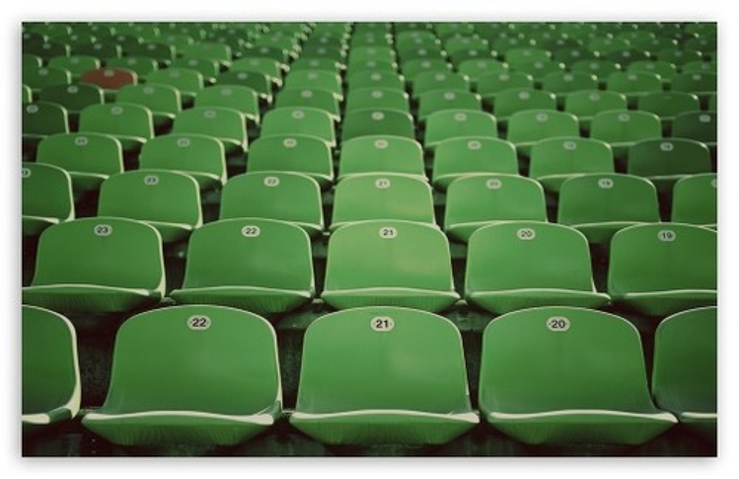 <p><span>/ˈveɪ.k</span><span style="line-height: 0;">ə</span><span>nt/ (adj) </span>trống/bỏ không</p>