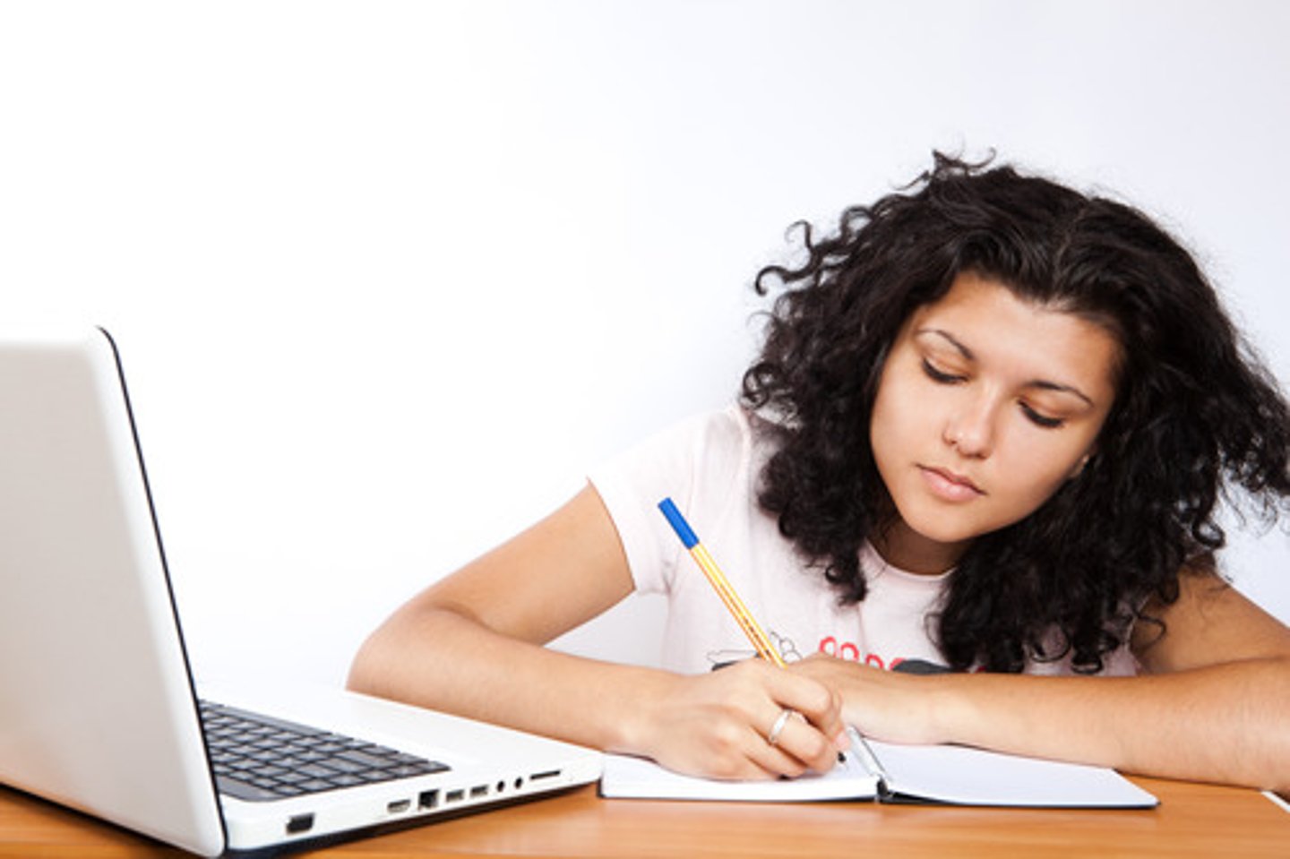 <p>student (feminine)</p>