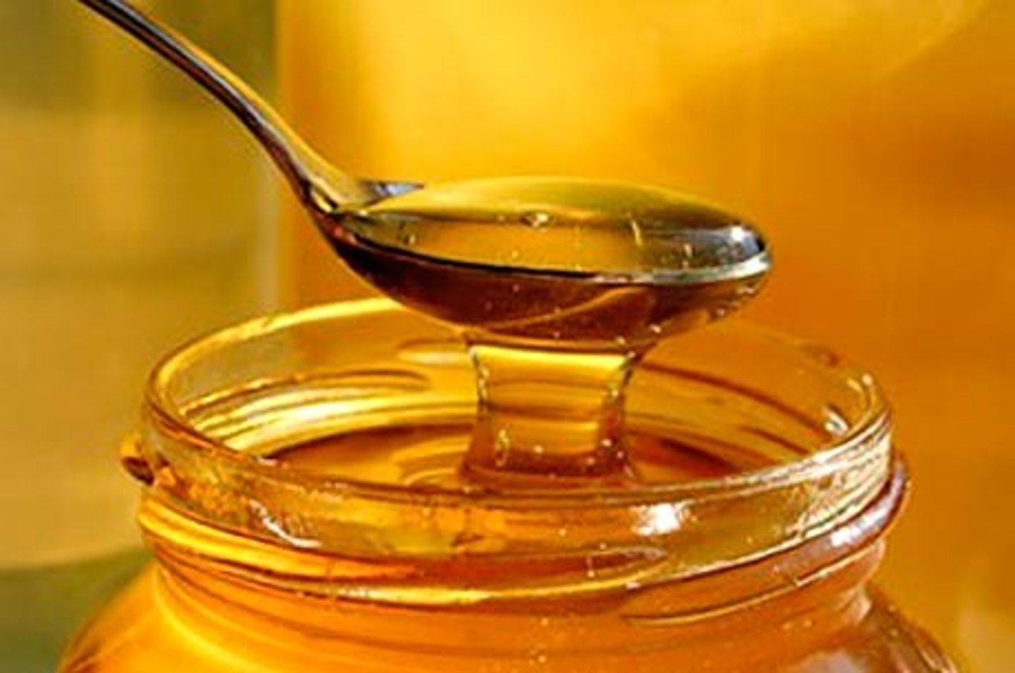 <p>- Produces fructose from glucose</p><p>- Fructose is sweeter than sucrose &amp; glucose, therefore used as a sweetener in food industries</p><p>- Glucose is produced from cheap, starch rich plant material, and glucose isomerase is then used to turn cheap glucose into marketable fructose</p>