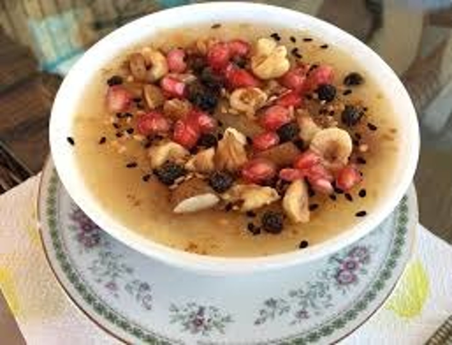 <p>pudding made with cereals, raisins, and nuts</p>