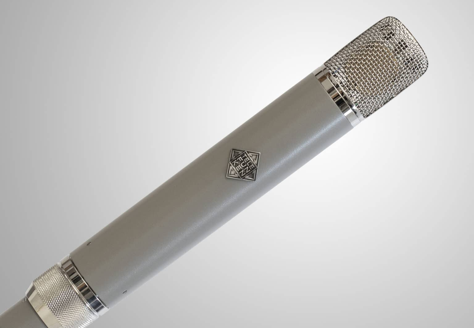 <p>C12; tube studio condenser mic; 9-pattern variable (can change polar patterns) lends especially well to drum overheads, acoustic guitar, and vocals</p>