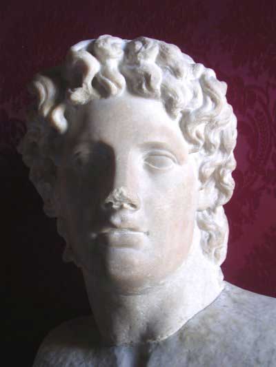 Athenian general, orator, and politician who had many allegiances throughout the Peloponnesian war. 